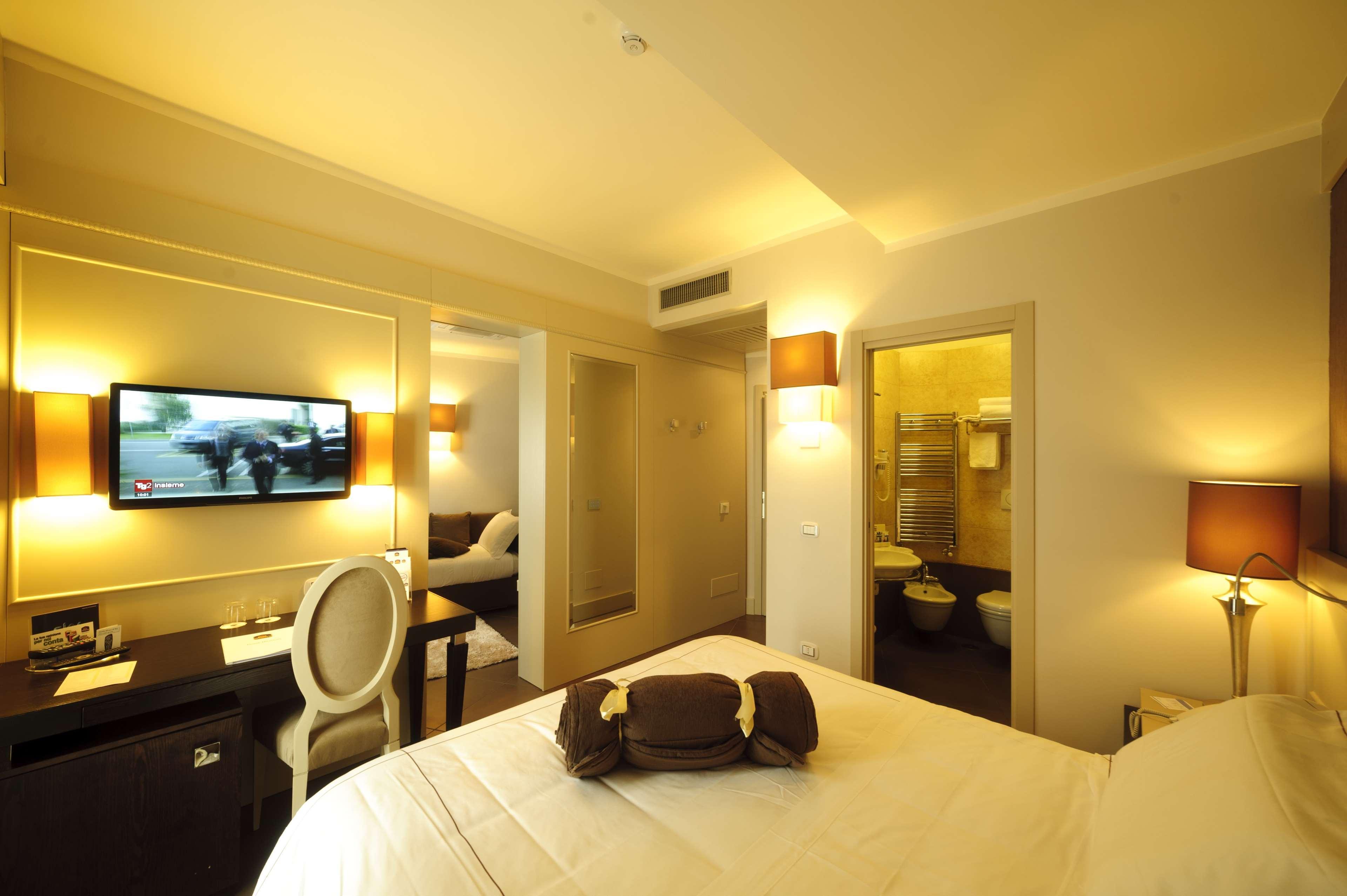 เบสท์ เวสเทิร์น โฮเต็ล แปร์ลา เดล ปอร์โต Hotel กาตันซาโร ภายนอก รูปภาพ