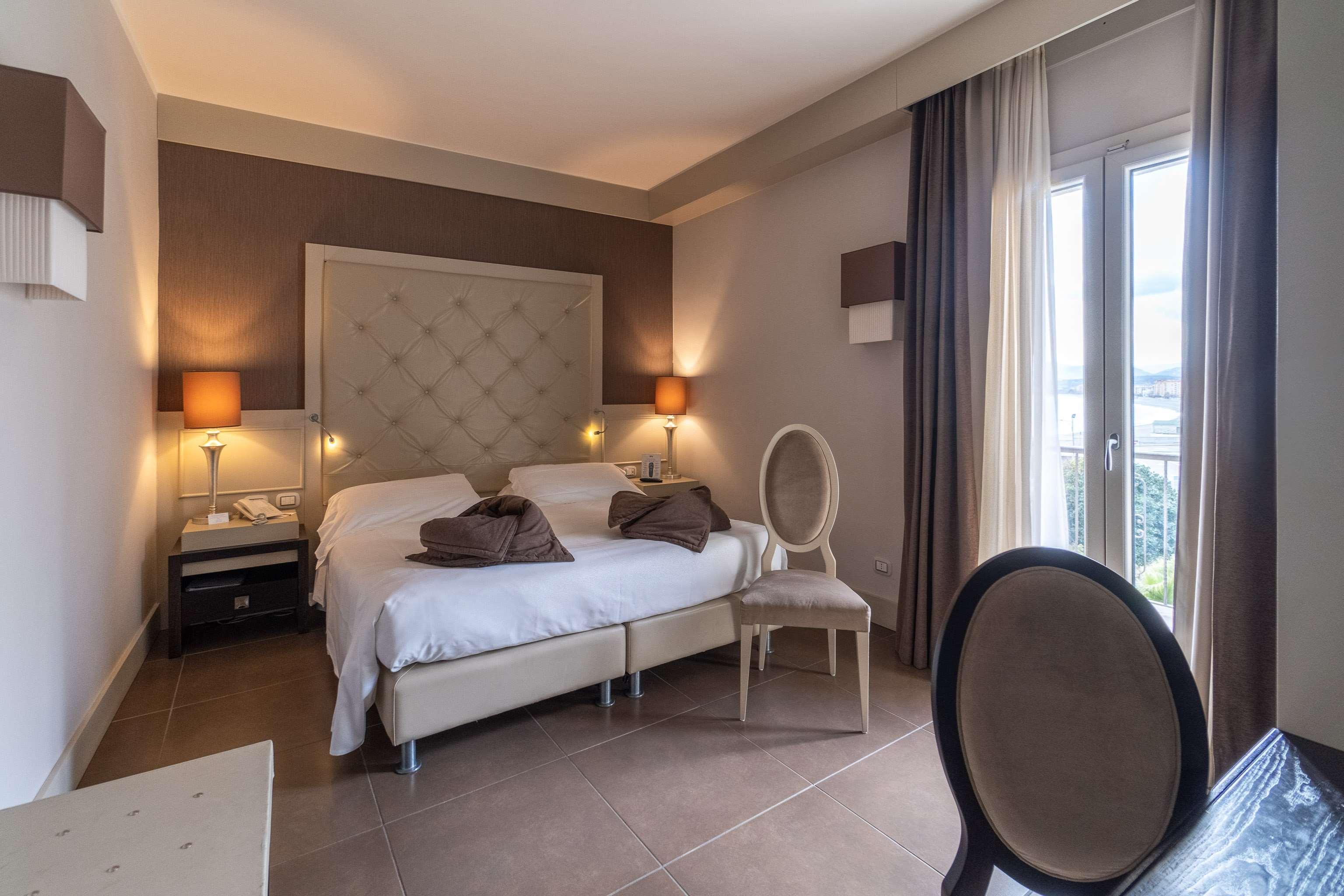 เบสท์ เวสเทิร์น โฮเต็ล แปร์ลา เดล ปอร์โต Hotel กาตันซาโร ภายนอก รูปภาพ