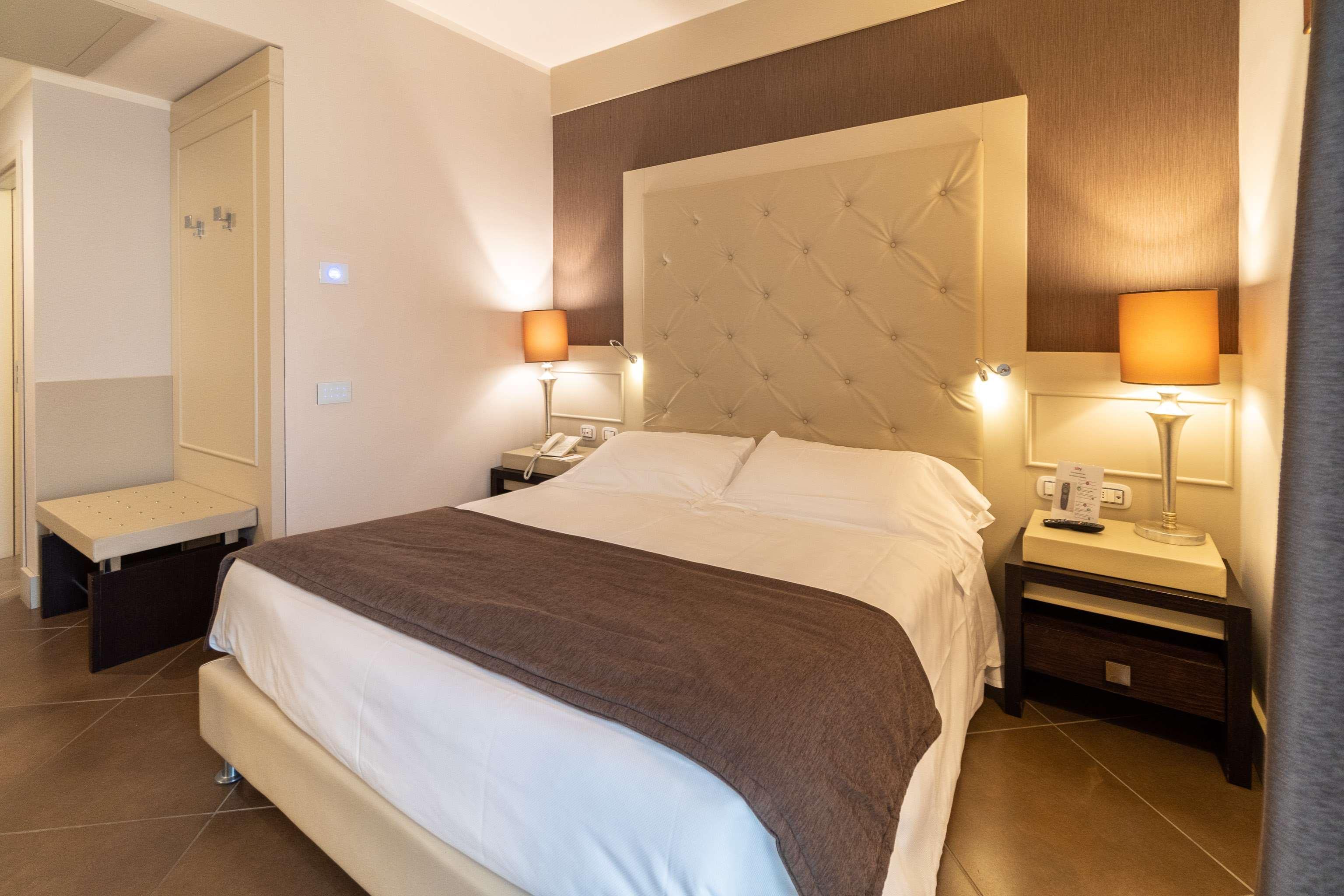 เบสท์ เวสเทิร์น โฮเต็ล แปร์ลา เดล ปอร์โต Hotel กาตันซาโร ภายนอก รูปภาพ