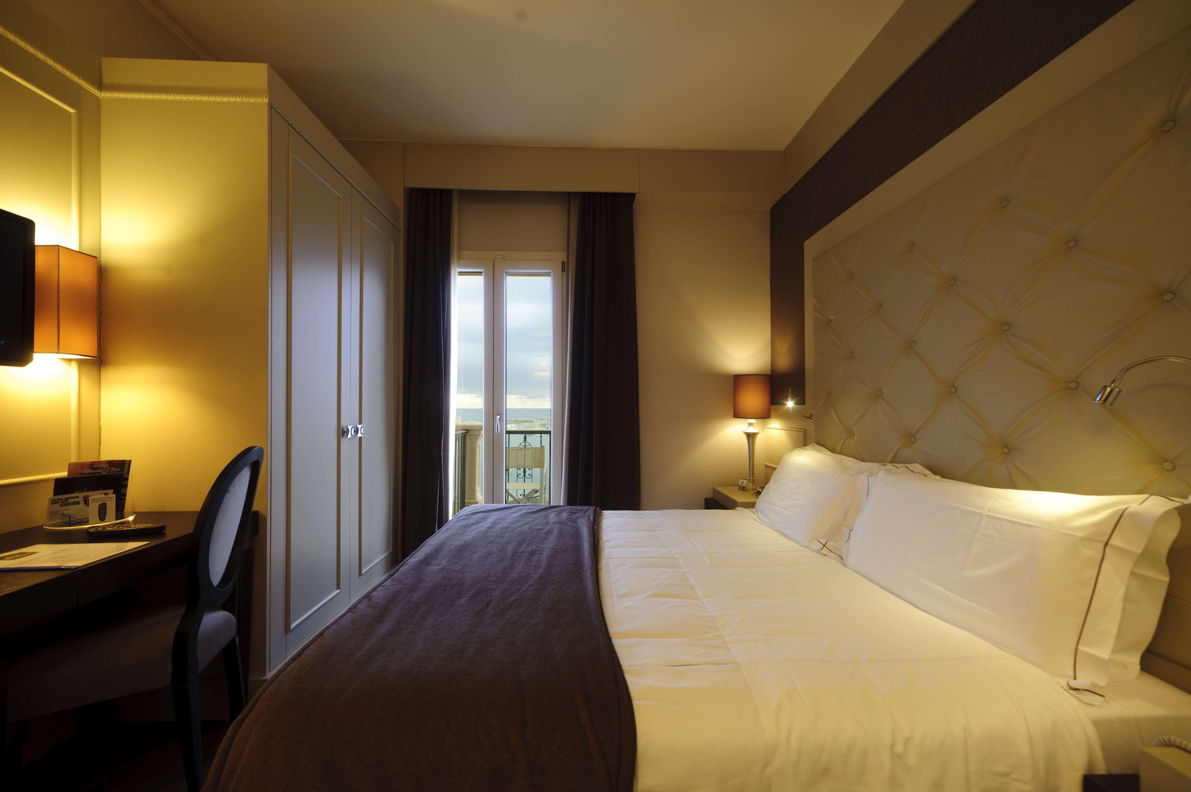 เบสท์ เวสเทิร์น โฮเต็ล แปร์ลา เดล ปอร์โต Hotel กาตันซาโร ภายนอก รูปภาพ